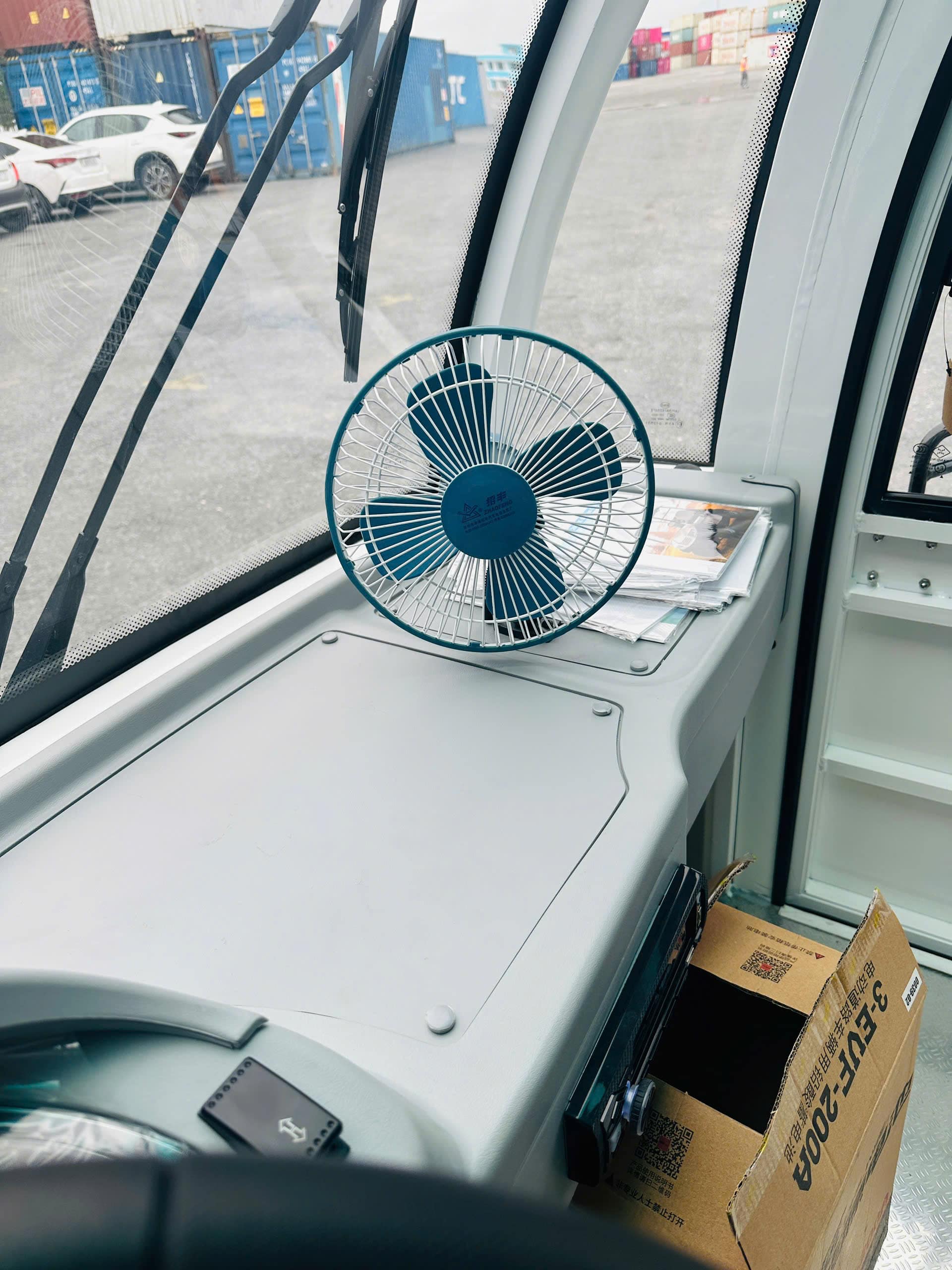 Xe điện chở khách cabin kín EG6088KF (1) Xe điện chở khách cabin kín EG6088KF