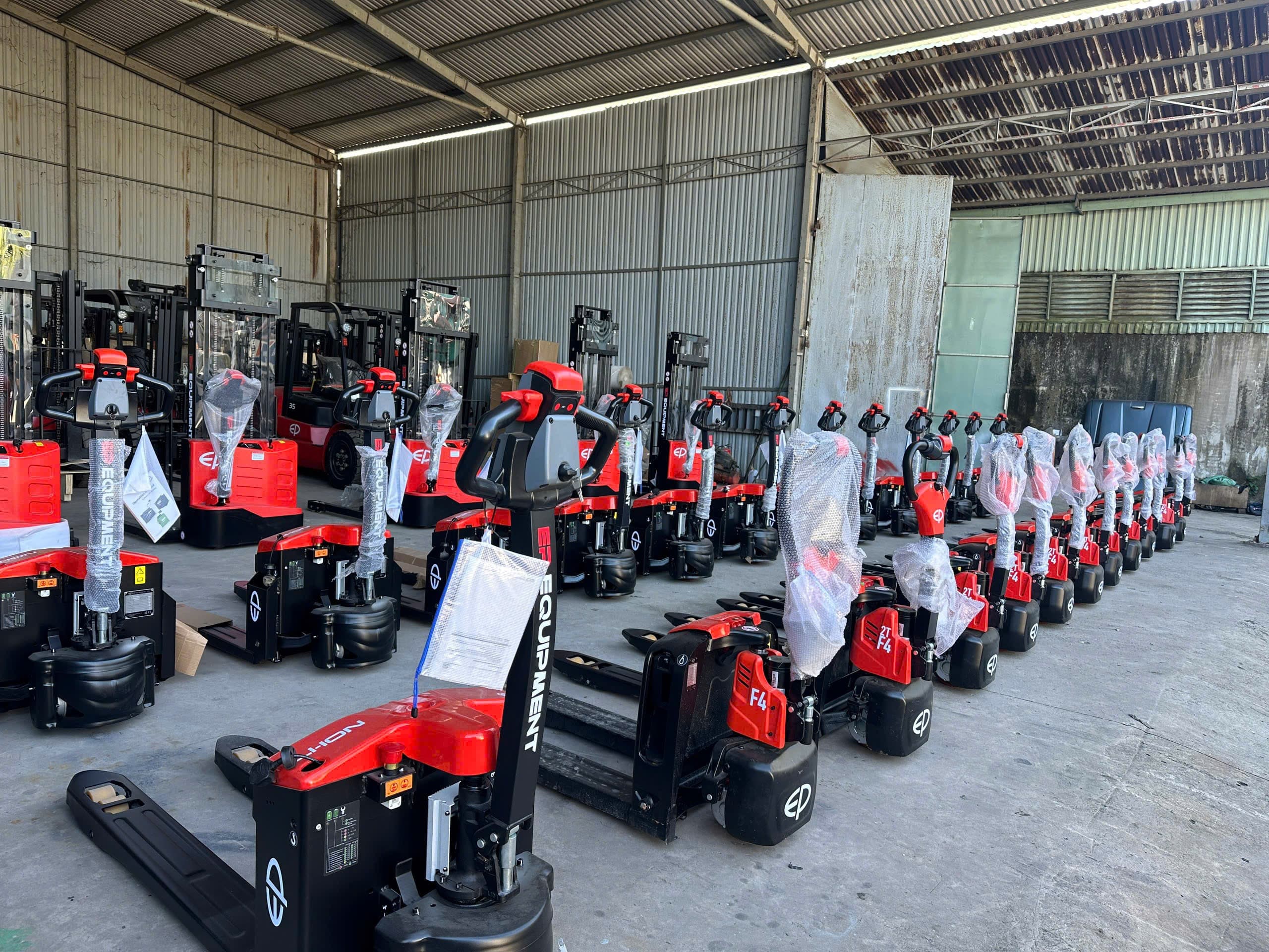 Xe Nâng Tay Điện F4, 1.5-2 TẤN Xe Nâng Tay Điện F4, 1.5-2 TẤN