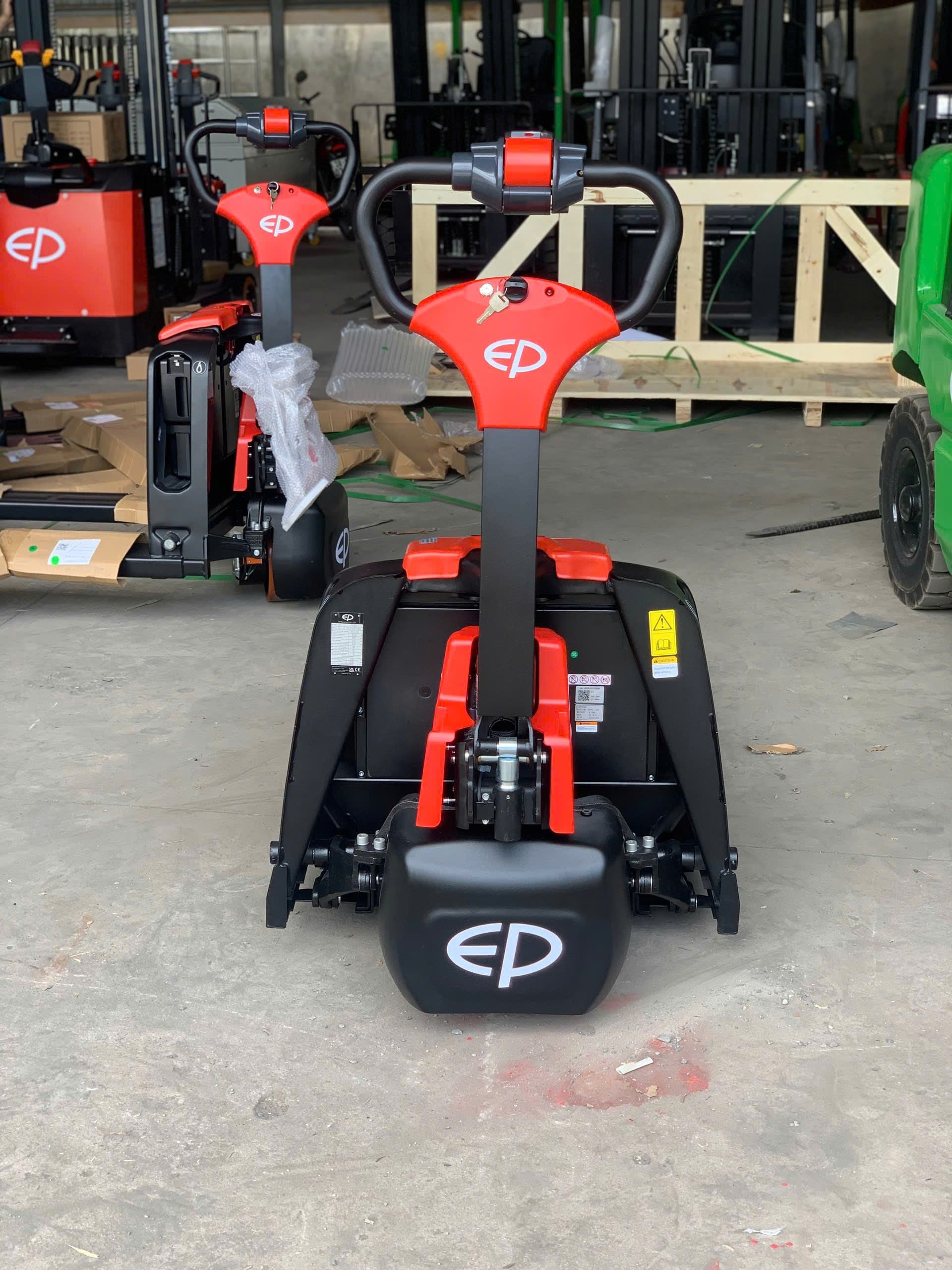 Xe Nâng Tay Điện F4, 1.5-2 TẤN Xe Nâng Tay Điện F4, 1.5-2 TẤN