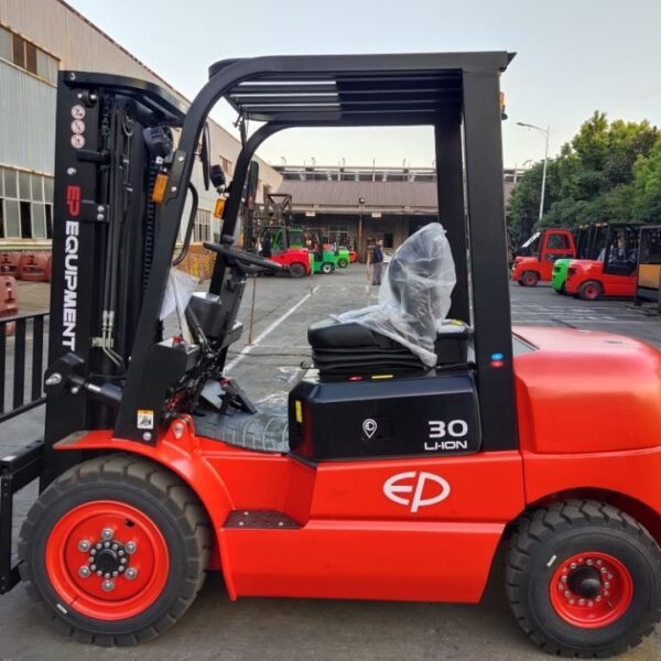 Xe nâng điện EP EFL302 3 tấn pin Li-Ion gầm cao, giải pháp thay thế xe nâng dầu